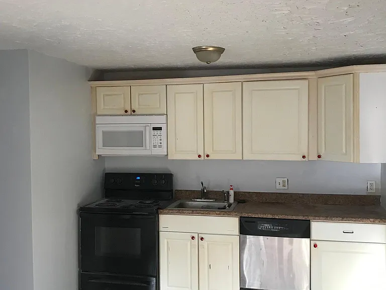230 Chestnut St #B — Photo 7