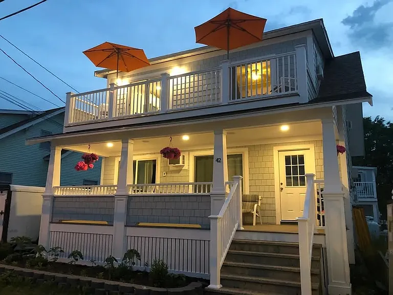 42 E Grand Ave #42B — Photo 3