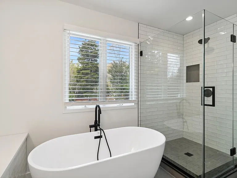 147 Pembroke Dr — Photo 18