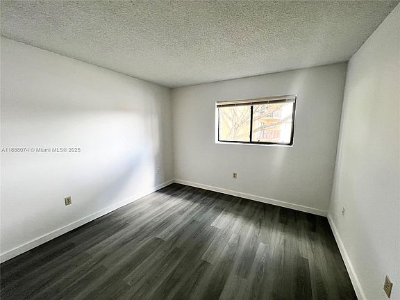 4th image of 350 Palm Cir W Unit 20