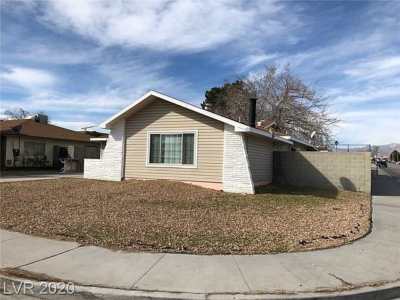 2nd image of 300 Pinecliff Dr