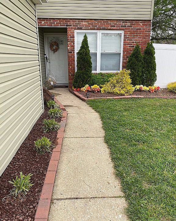 2nd image of 96 Fomalhaut Ave