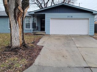 316 NE Spruce Ln, Topeka, KS 66617
