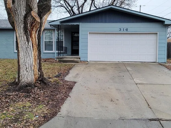 316 NE Spruce Ln, Topeka, KS 66617