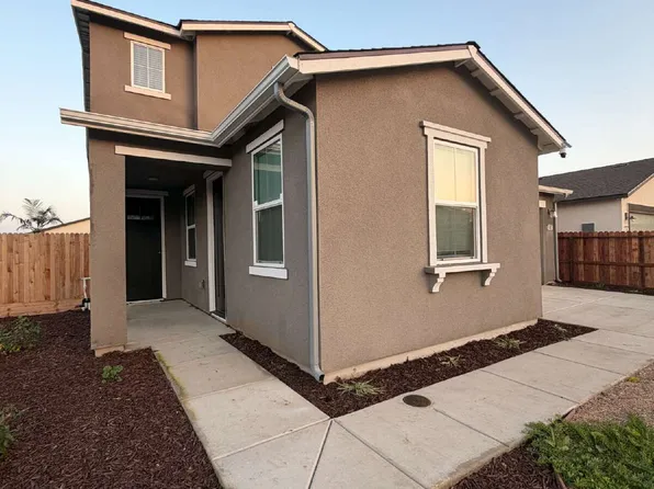 42 Blueberry Ln, Merced, CA 95341