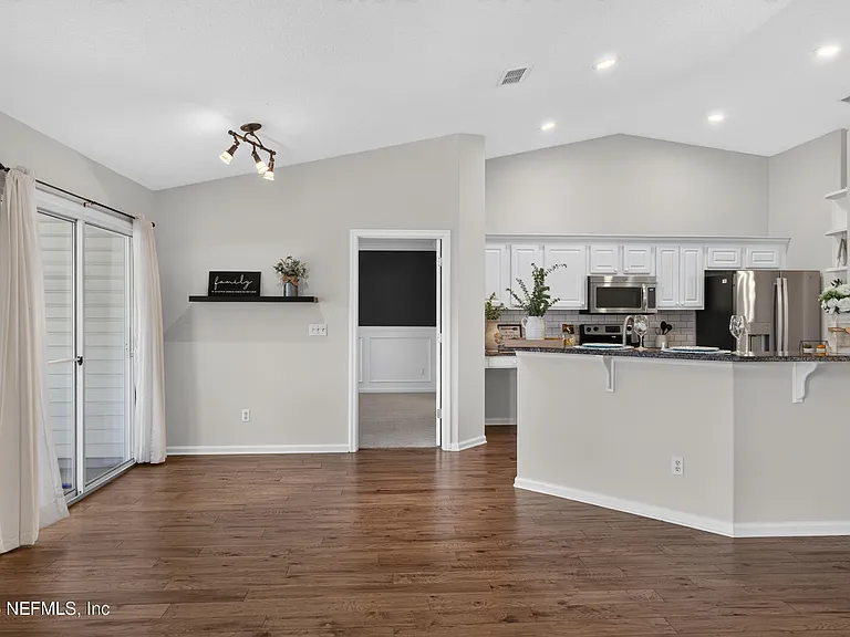 12838 Chets Creek Dr N — Photo 24