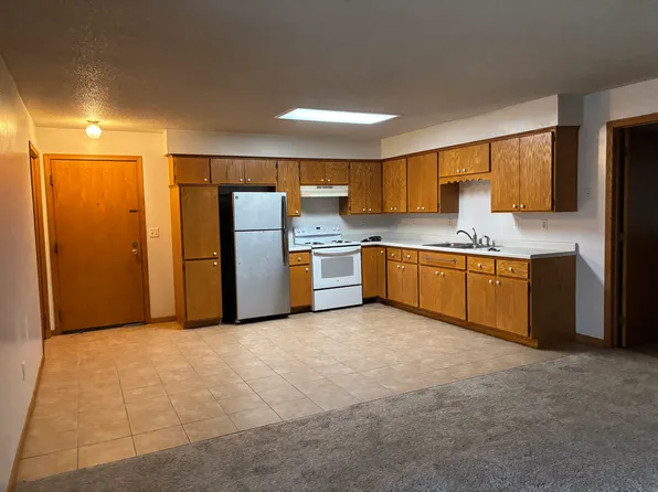460 Central Ave N, Milaca, MN