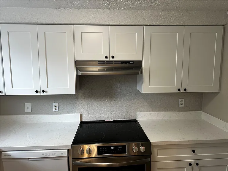 11710 Southlake Dr #12 — Photo 8