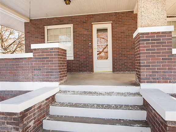 4th image of 706 Central St