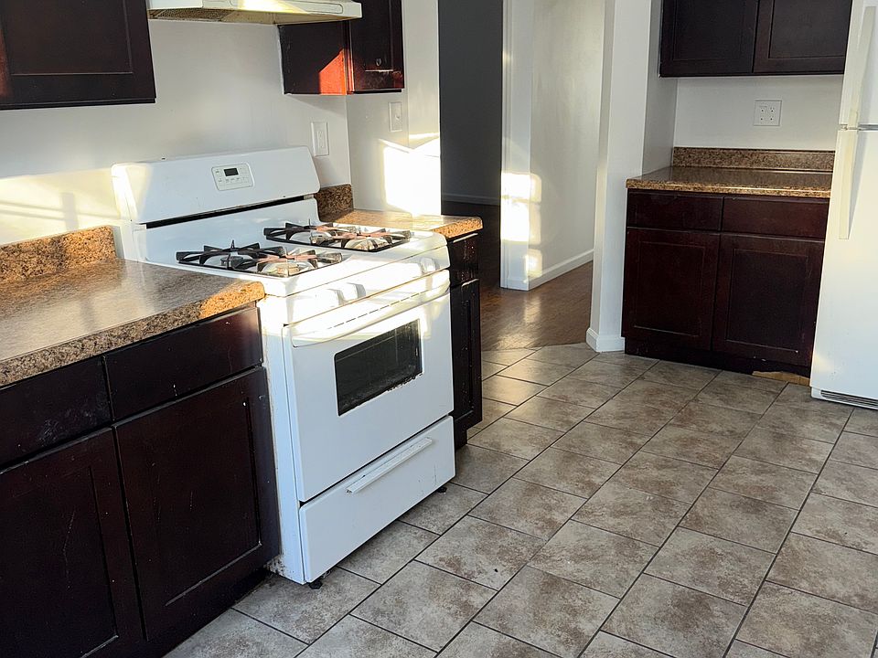 1st image of 82 Van Buren St Floor 2