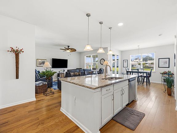 3rd image of 5449 Longhorn Dr.