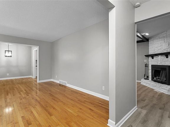 2nd image of 9412 Mullen Rd