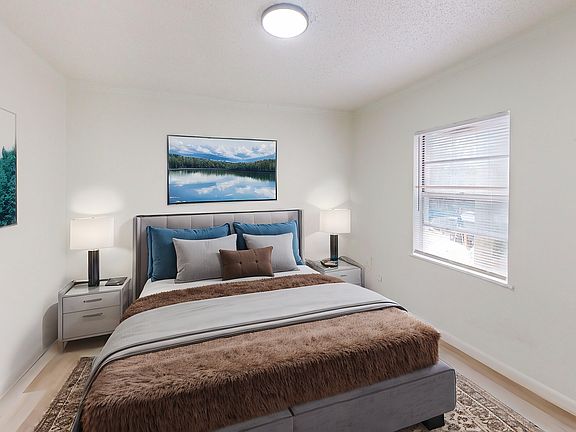 4th image of 4818 Alpha Ave #6