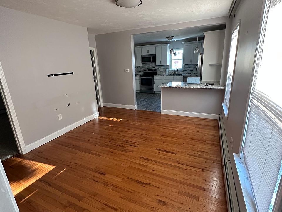 1st image of 494 Wellington Ave #1