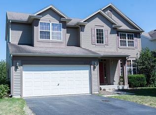 2448 Prairie Crossing Dr, Montgomery, IL 60538