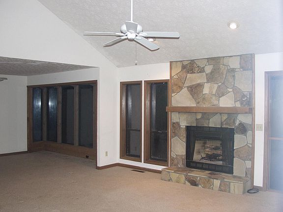 Livingroom-Diningroom-Fireplace