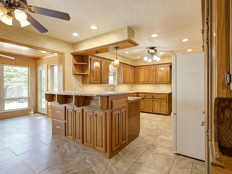 Kitchen Bar/ Cabinet view