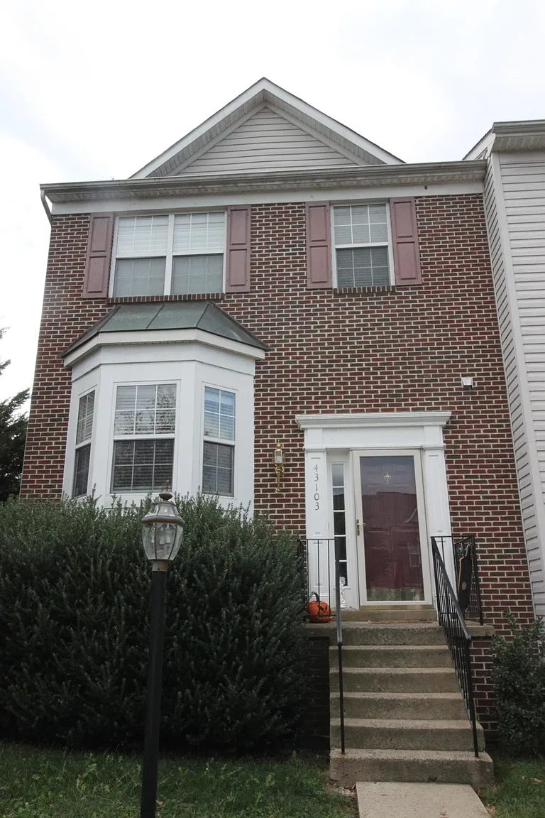 43103 Candlewick Sq photo 1