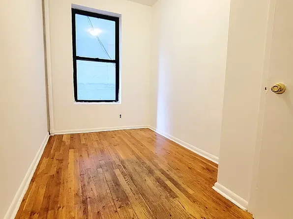 338 East 15th Street image 6 of 11