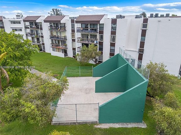 5th image of 1350 SW 122nd Ave APT 317