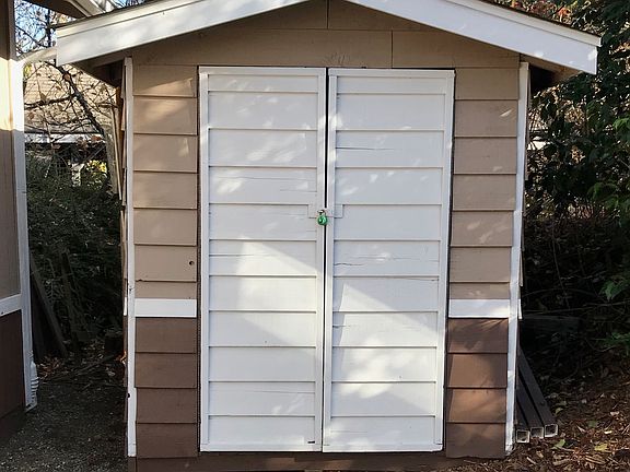 Out-building with power