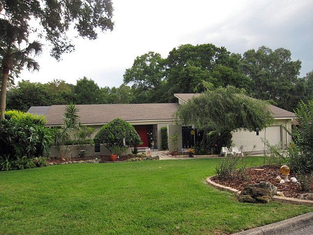 1st image of 832 Brookwood Dr