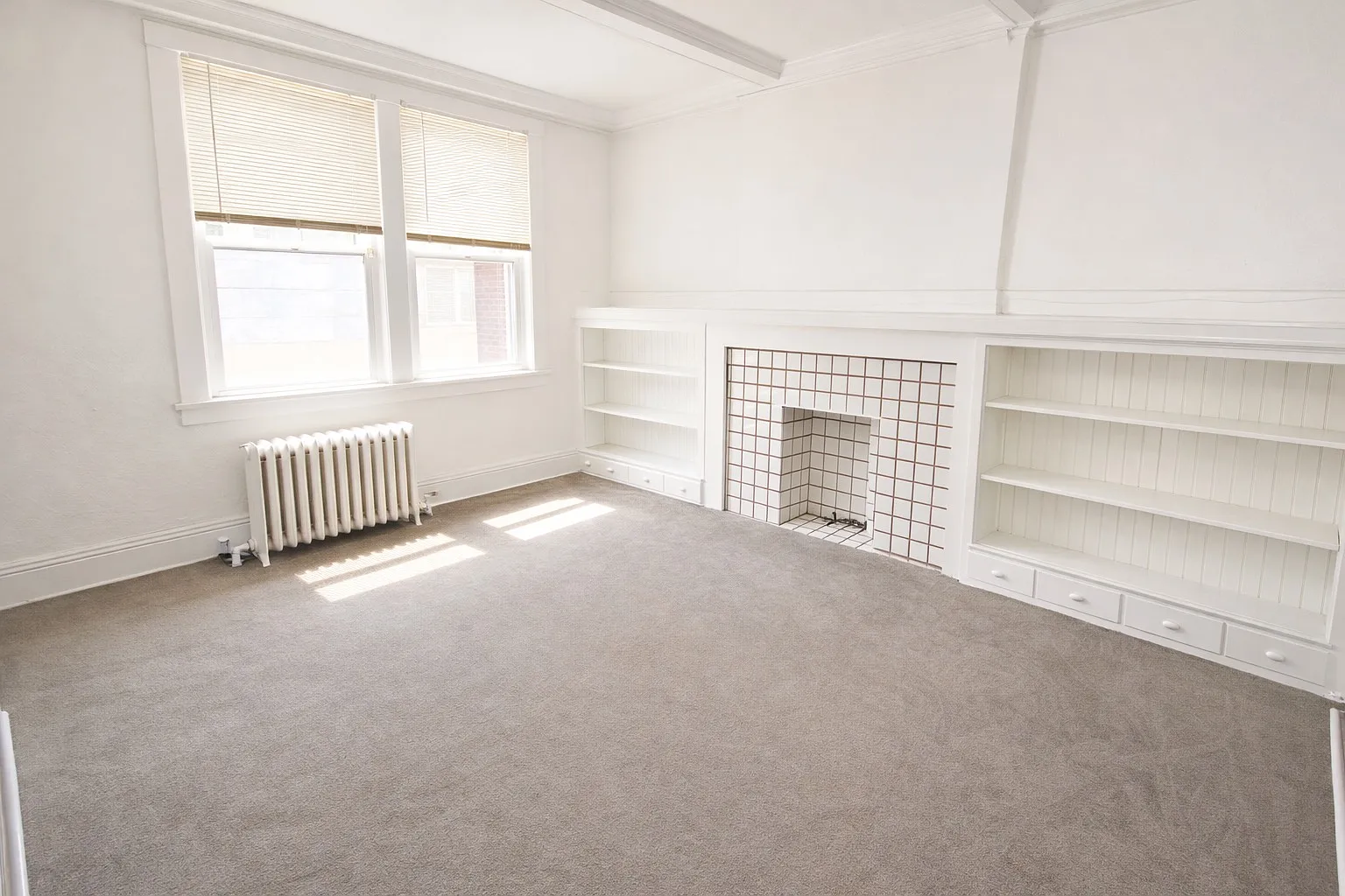 1 bed, 1.0 bath, $999 — Photo 2