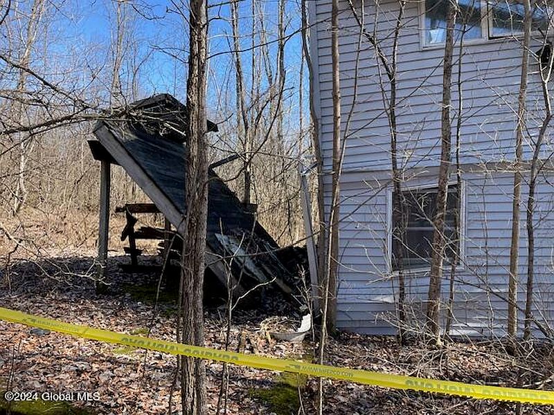 2nd image of 2 Gooseneck Drive