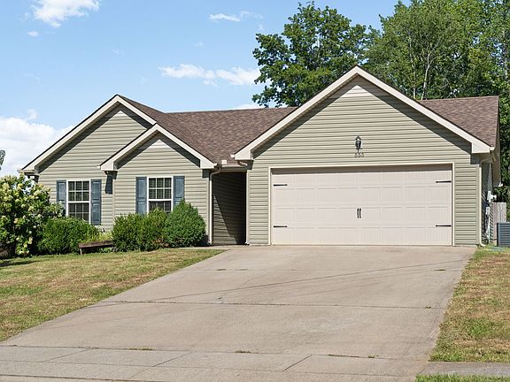 3rd image of 555 Magnolia Dr