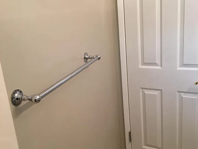 Guest bathroom.