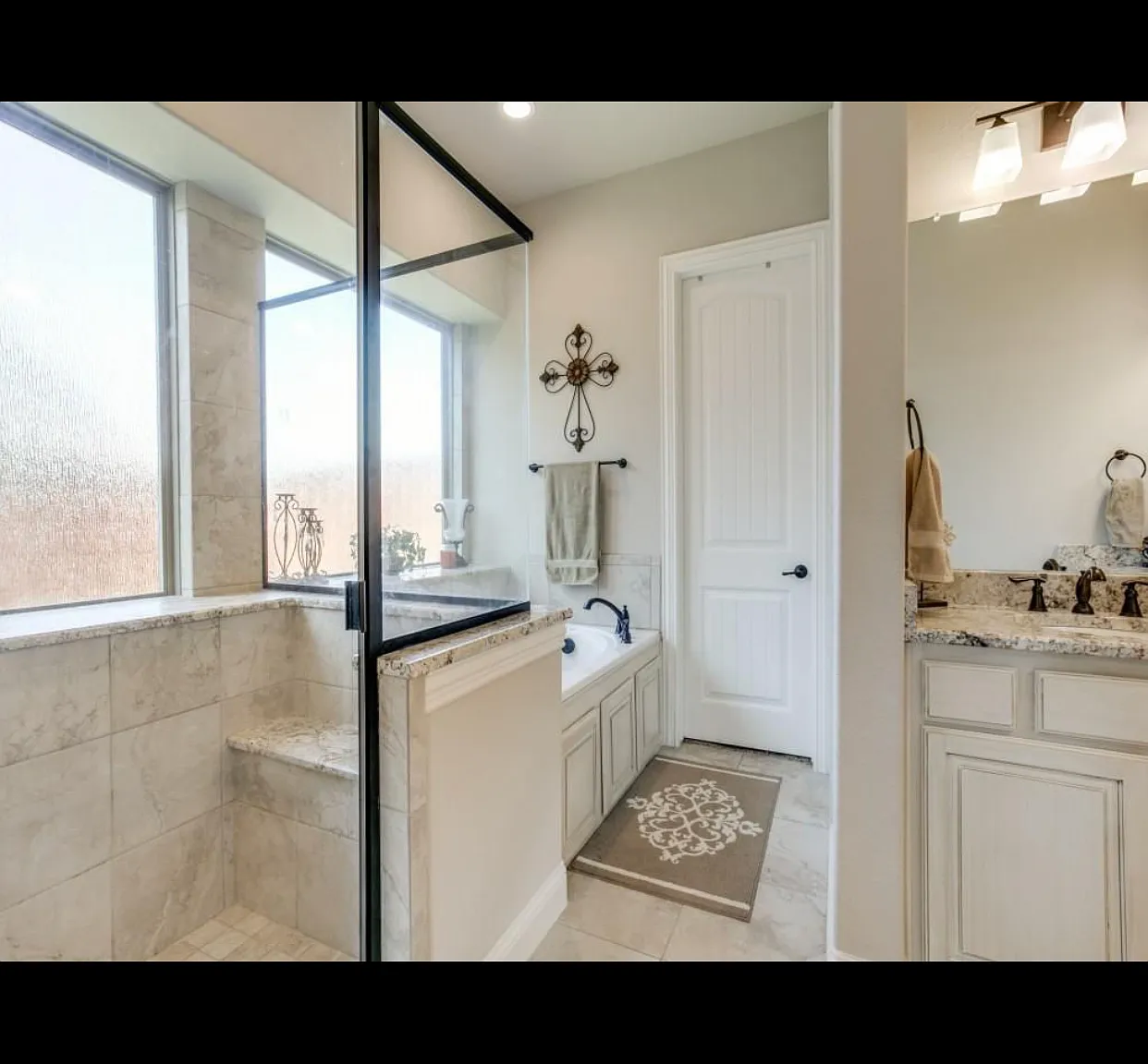 4 bed, 3121 sqft, $4,130 — Photo 4