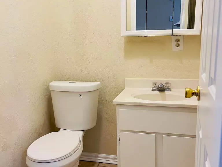 449 Evans St #10 — Photo 9