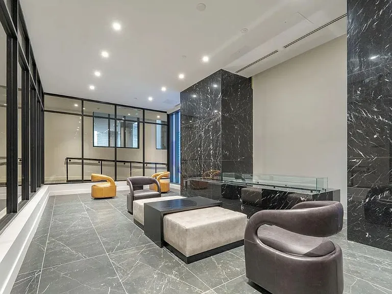 308 Jarvis St — Photo 28