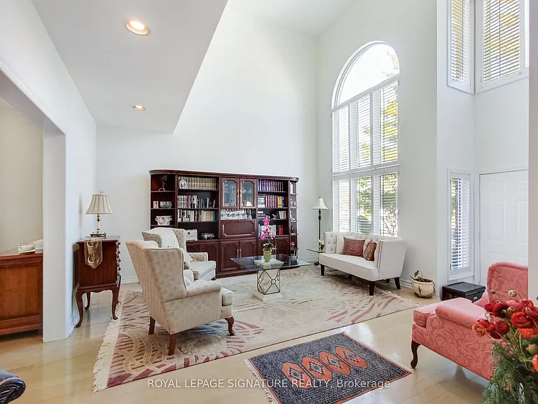 1814 Rosebank Rd — Photo 5