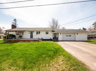 24 Delong Dr, Salisbury, NB E4J2B5