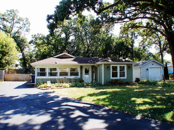 33143 N Valley View Dr, Grayslake, IL 60030