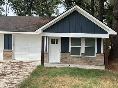 111 Chloe Dr
