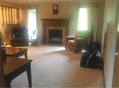 3rd image of 2203 Anita Ln