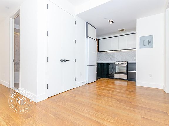 2nd image of 581 Ocean Pkwy APT 6B