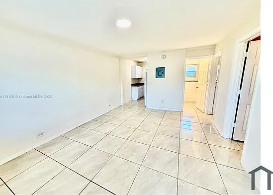 2571 NW 13th Ct