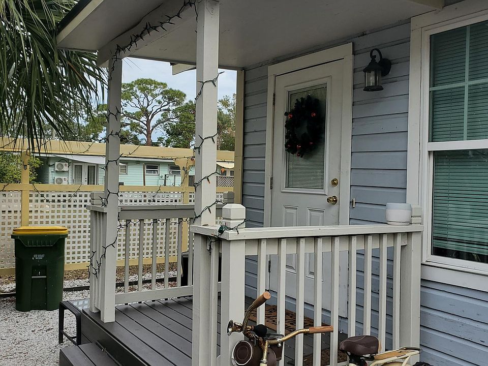 covered entry porch
