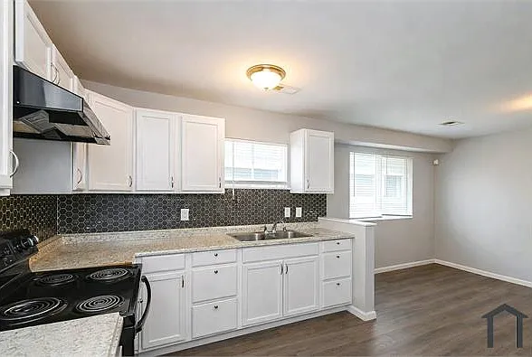 2133 White Ave — Photo 5