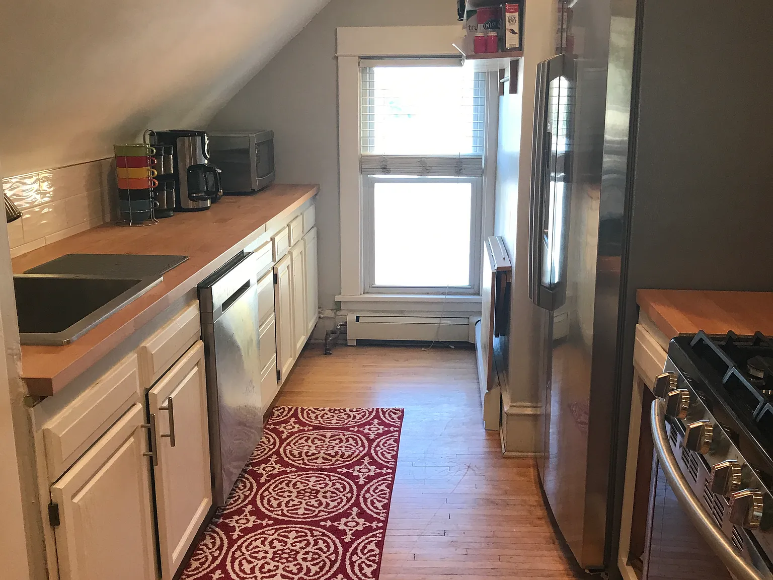 3 bed, 1200 sqft, $2,195 — Photo 2