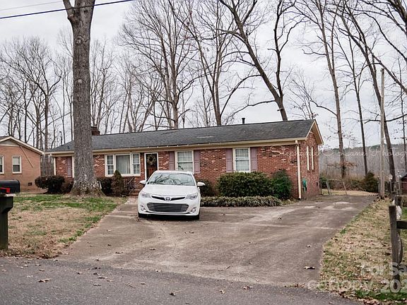 3rd image of 211 Bright Ave