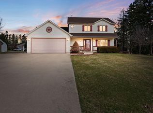W1132 Hilltop Rd, Rubicon, WI 53078