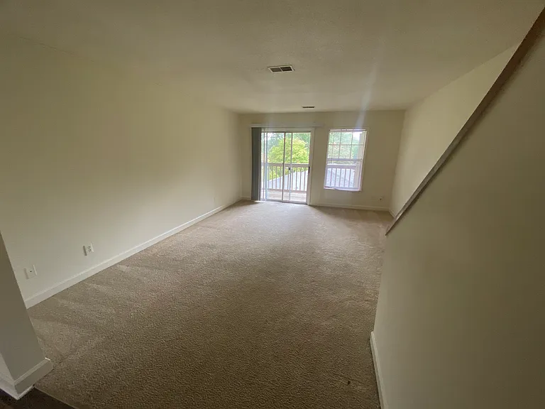 Avery Close Condominiums — Photo 91