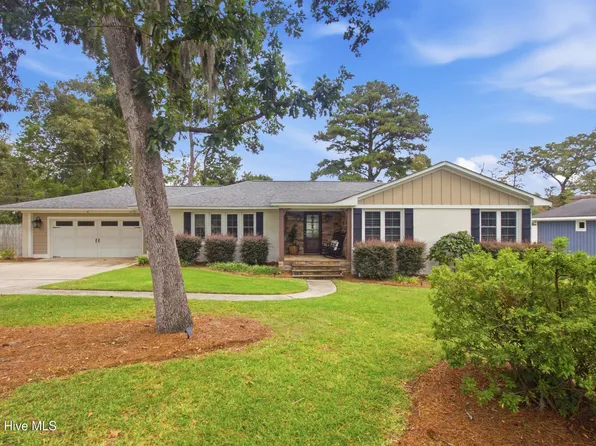 602 W Wilson Creek Drive, Trent Woods, NC 28562