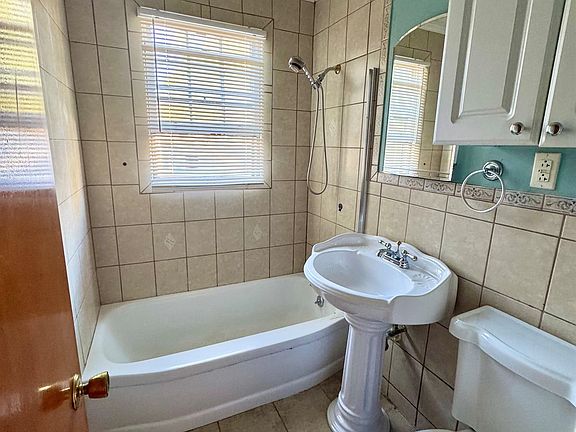 2nd image of 502 Chason St