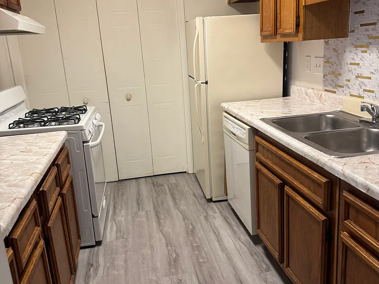 701 Olde Mill Ln — Photo 4
