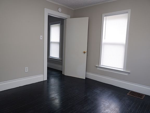 4th image of 25 Parkview St APT 2